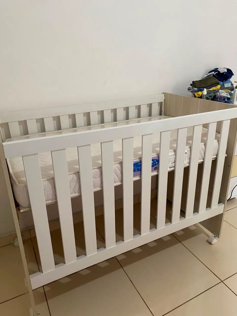 Berço que vira cama