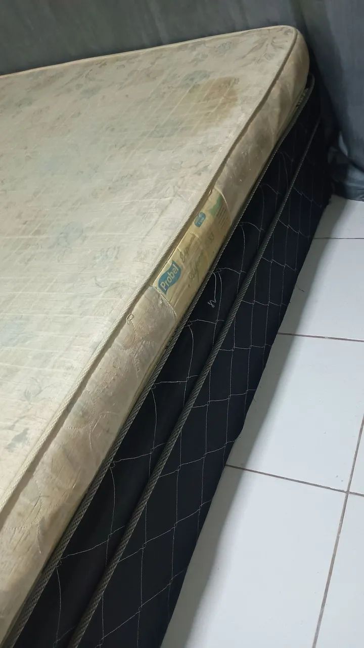 Cama usada, tem a base e o colchão  - Foto 5