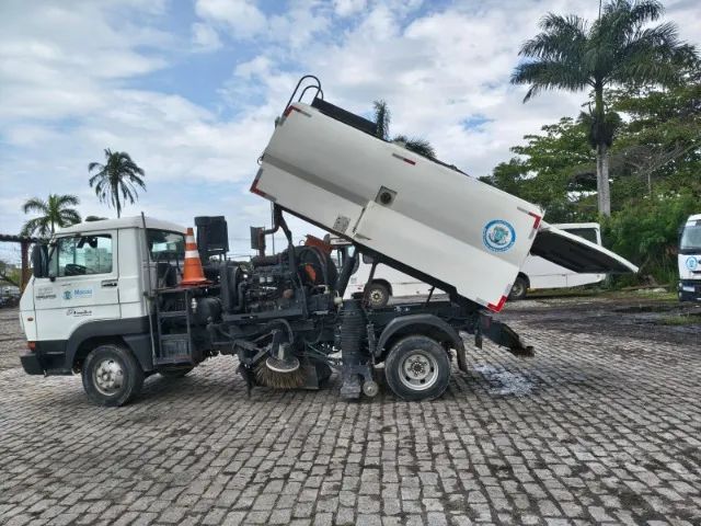 VARREDEIRA COLPION 4M3
