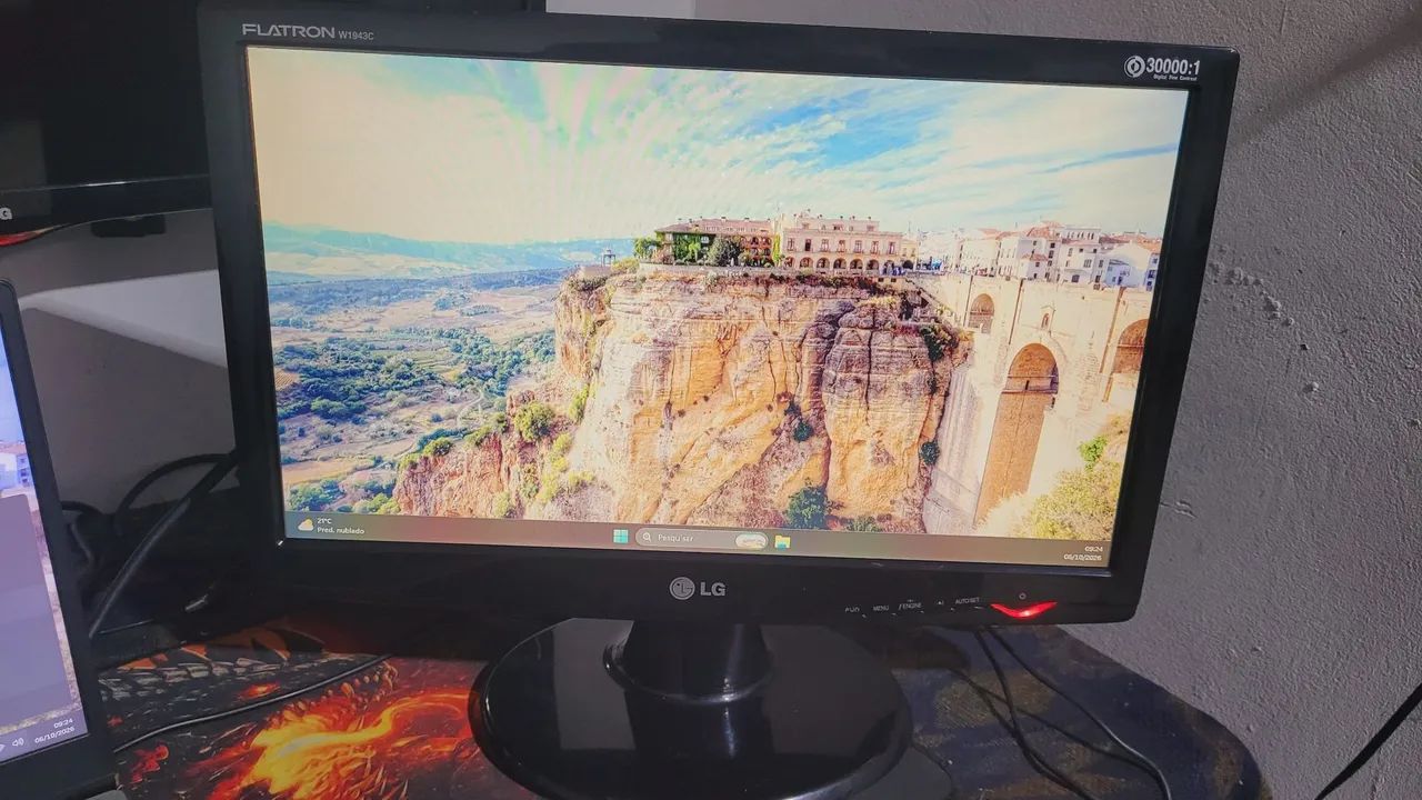 MONITOR LG FLATRON W1943C - R$ 150,00