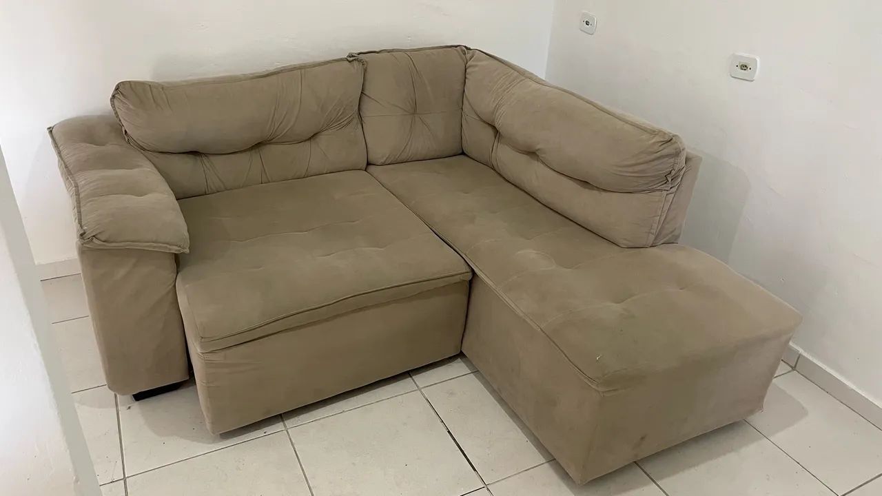 Sofá de Canto com Chaise Bege - Espaçoso e Confortável