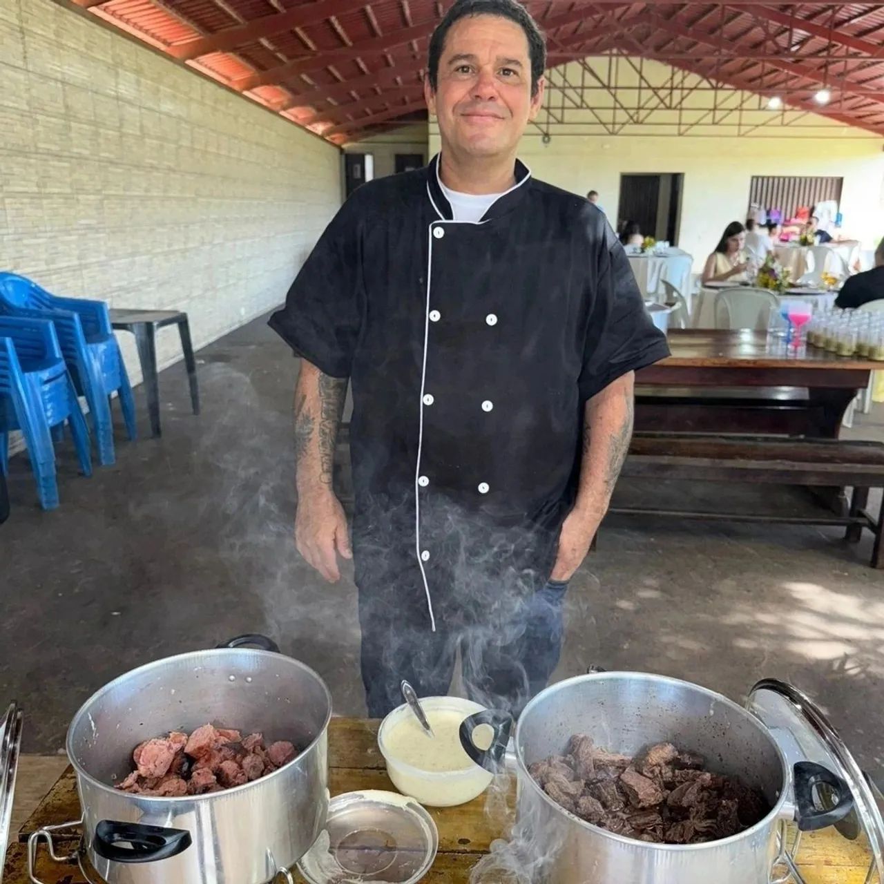 Churrasqueiro e cozinheiro para seu evento.