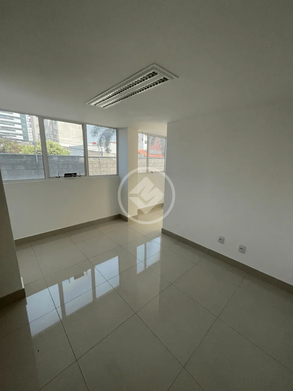 # Sala Comercial para locação em área privilegiada no Bosque da Saúde, Edifício AMG com 32 - Foto 4