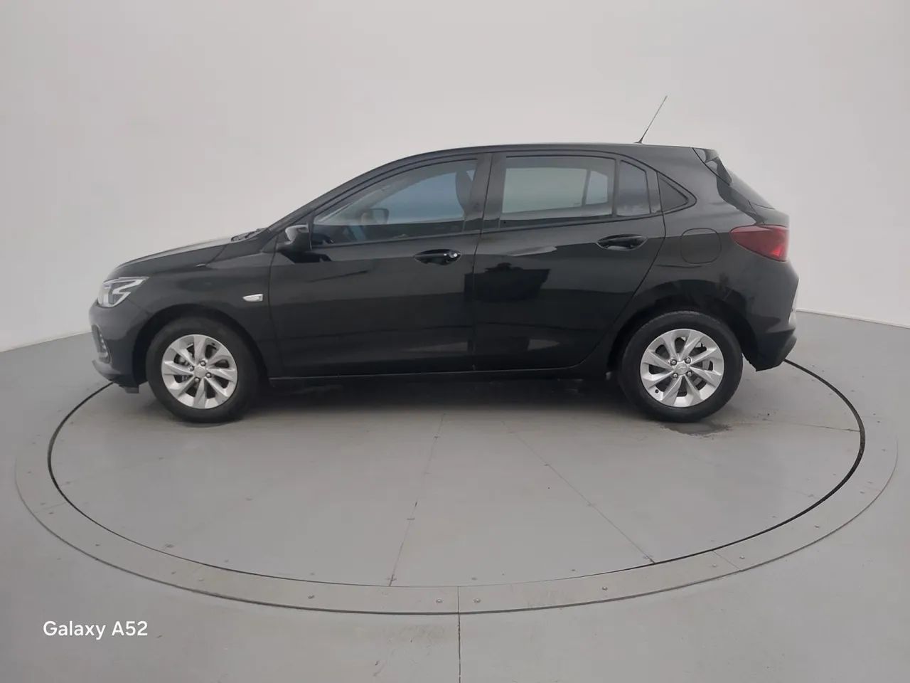 Chevrolet Onix Hatch 1.0 12V Flex Mec. 4P, foto 2 de 18