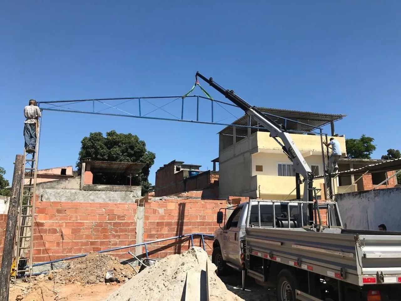 Munck transporte e movimentação de máquinas e equipamentos