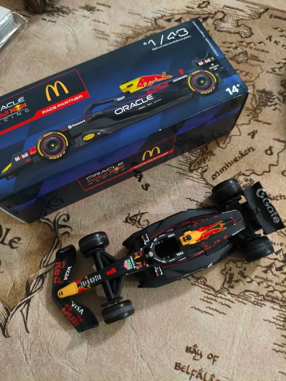 Miniatura Fórmula 1 Red Bull McDonald's colecionador nova F1 Carrinho  - Foto 3