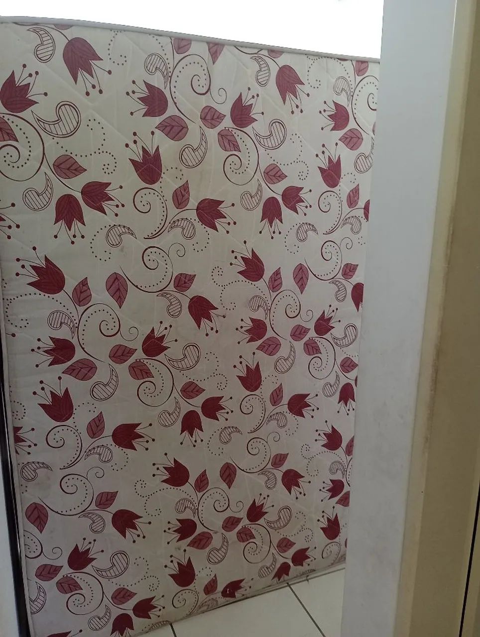 Vendo cama box semi nova,casal, telefone *10 - Foto 2