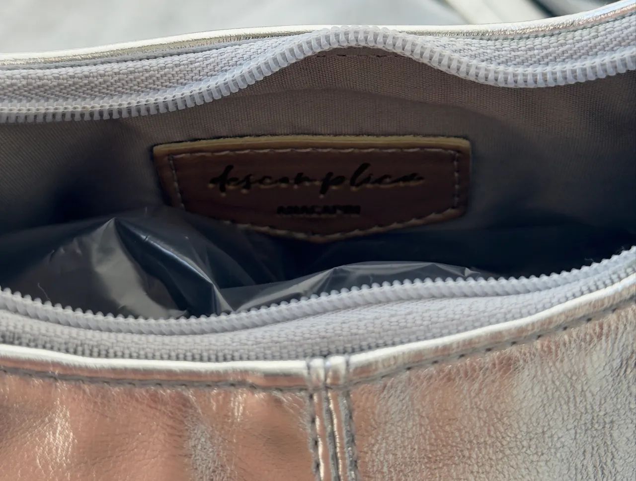 bolsa de ombro da marca Anacapri nova prateada - Foto 3