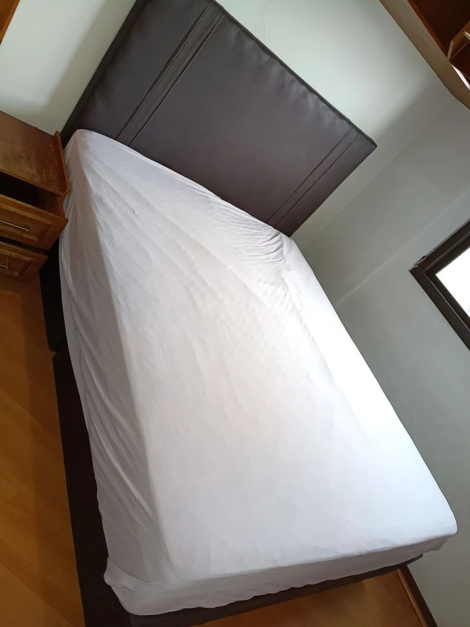 Cama Queen size com cabeceira e colchão - Foto 3