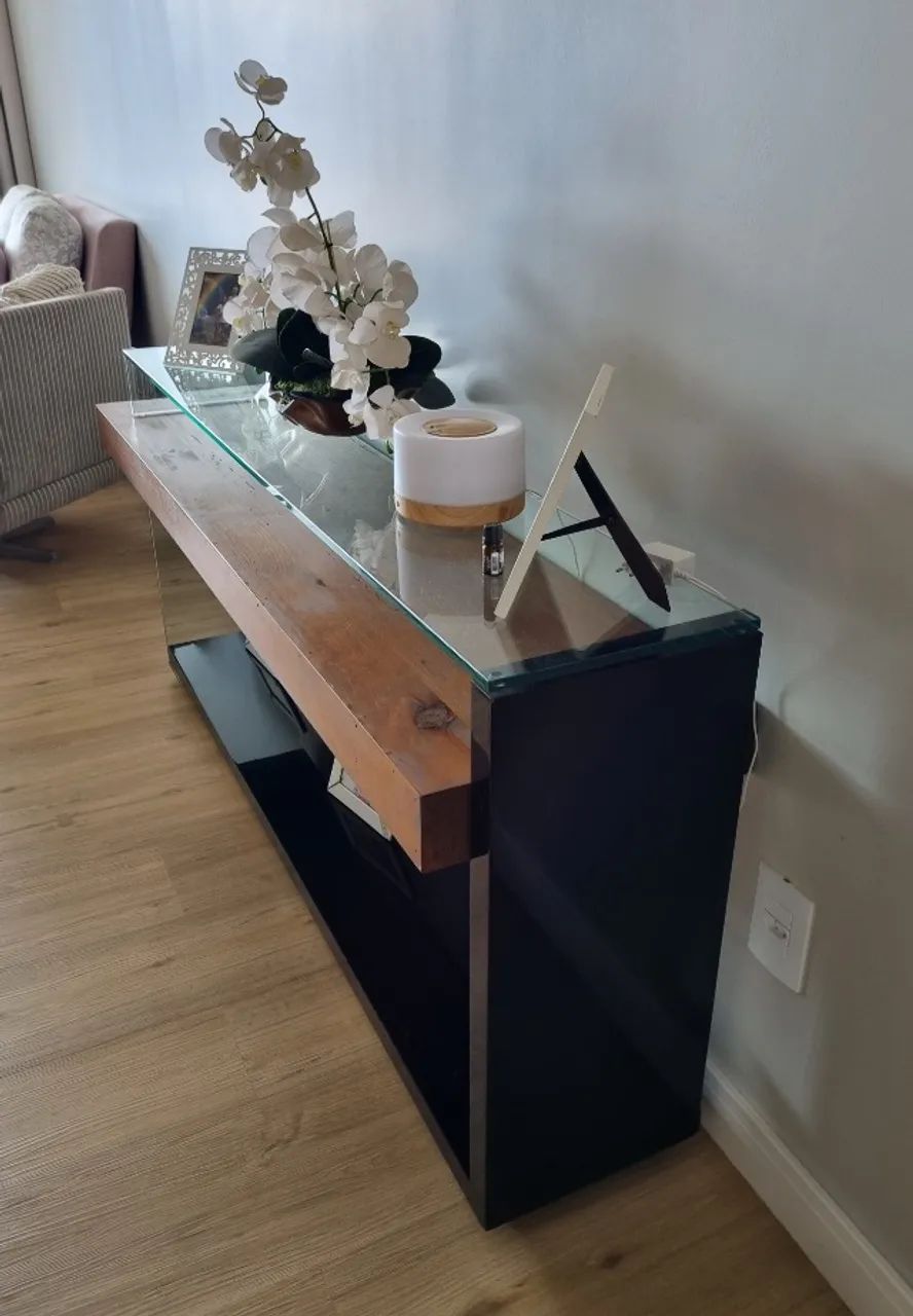 Mesa de centro e aparador