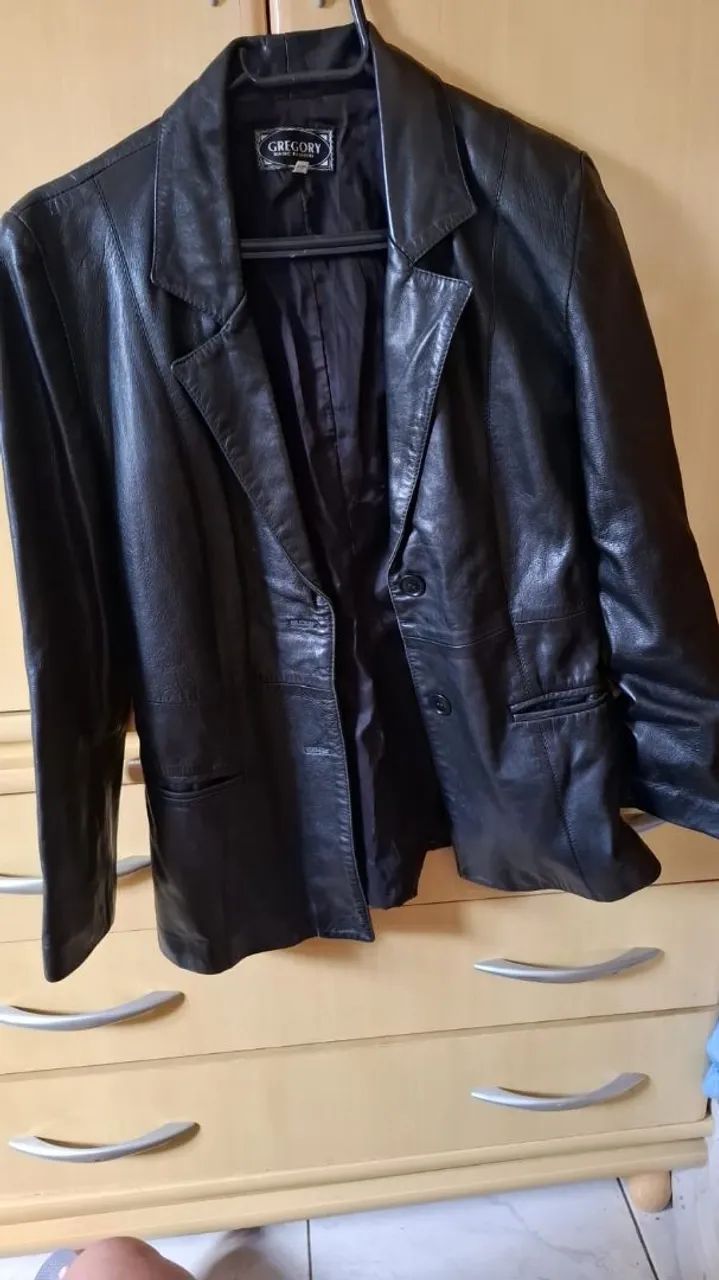 Casaco de couro preto e Marom