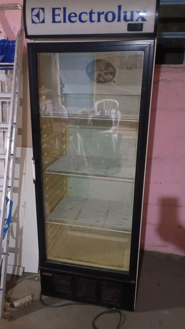 Vendo freezer com defeito 