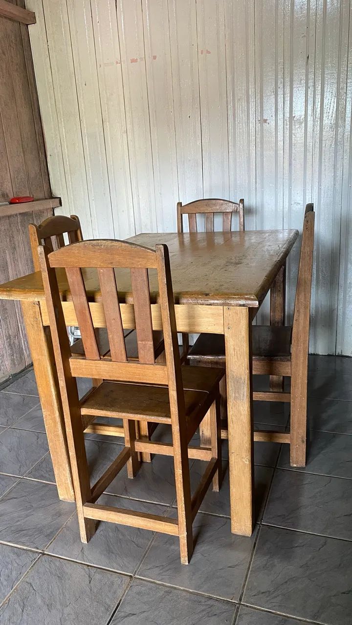 Mesa de Madeira 4 cadeiras - Foto 2