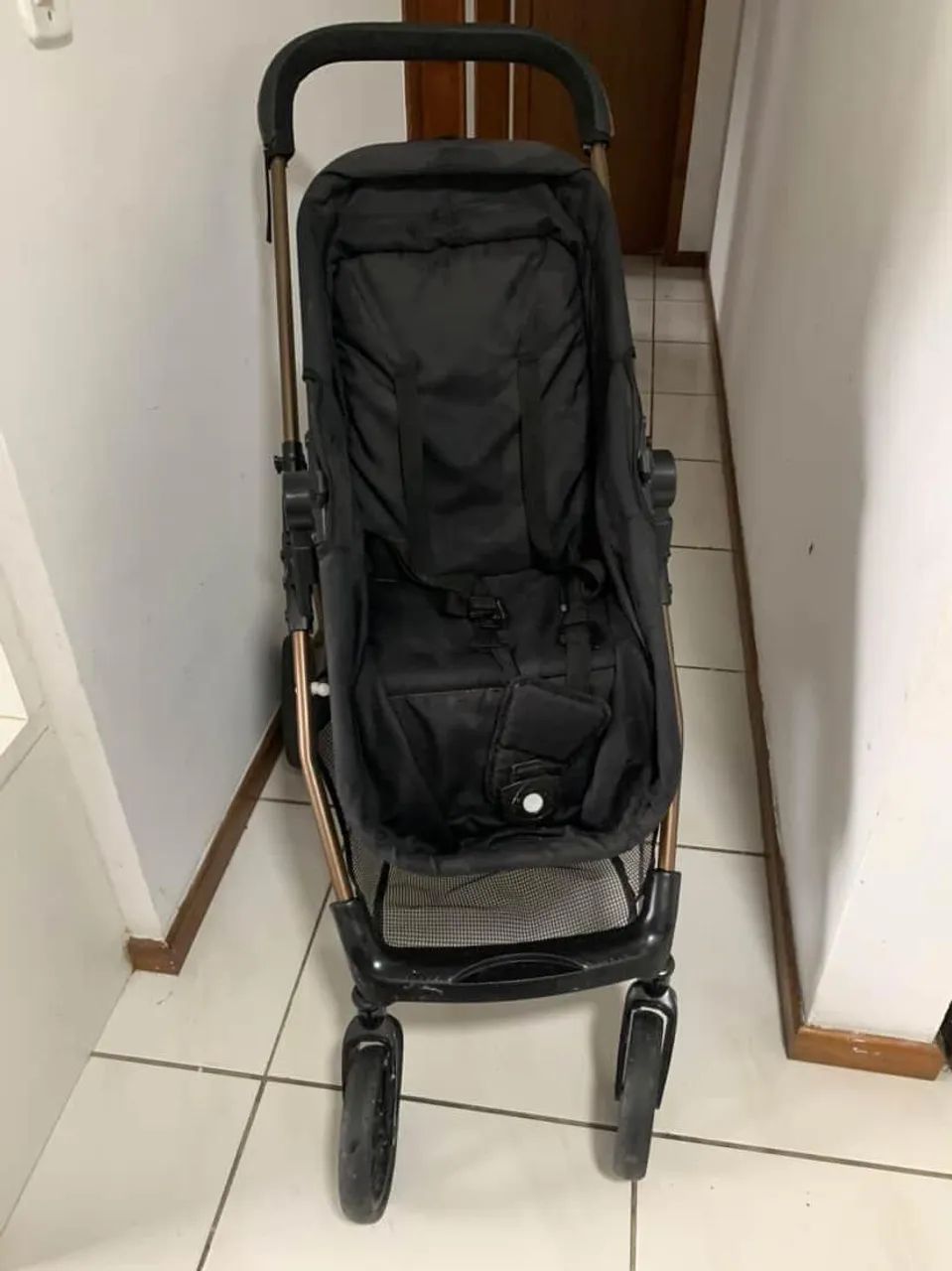 VENDO CARRINHO DE BEBE MOISES - Foto 2