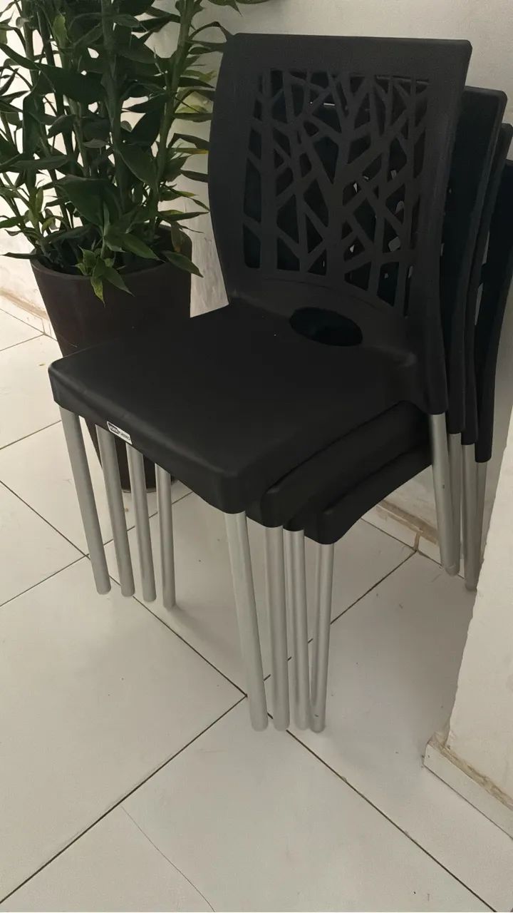 Cadeira com pés de alumínio  - Foto 2