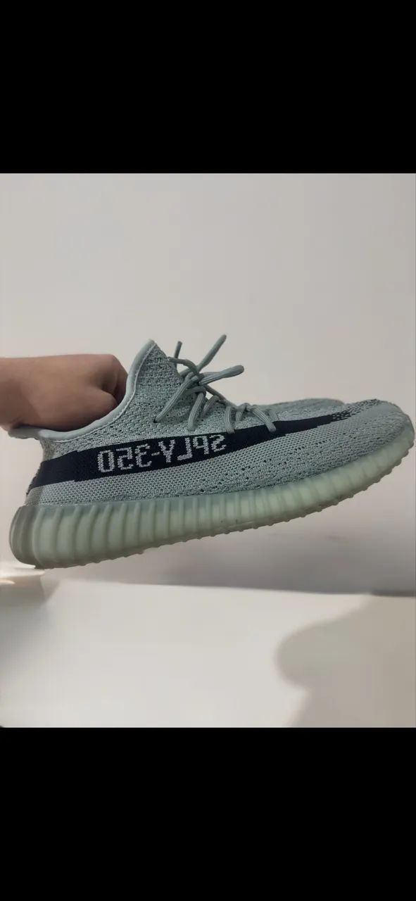 Yeezy Boost 350 V2 