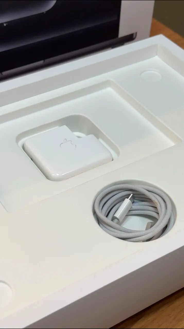 MacBook Pro M3 PRO - Foto 2