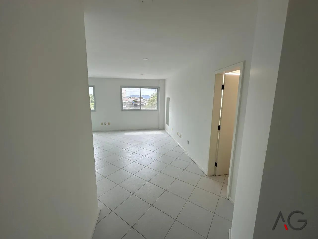 Sala/Conjunto para aluguel possui 45 m² em Estreito - Florianópolis - SC - Foto 3