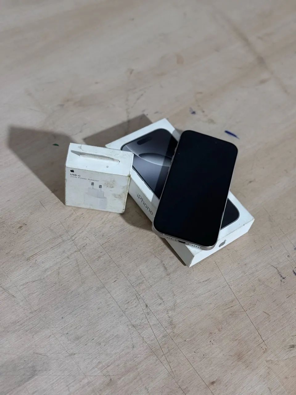 Vendo IPhone 16 pro  - Foto 3