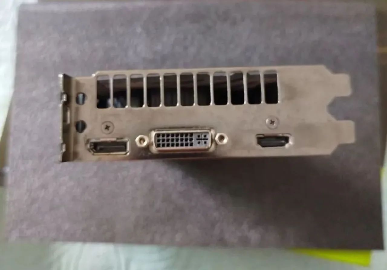 GTX 750 2GB - Foto 2