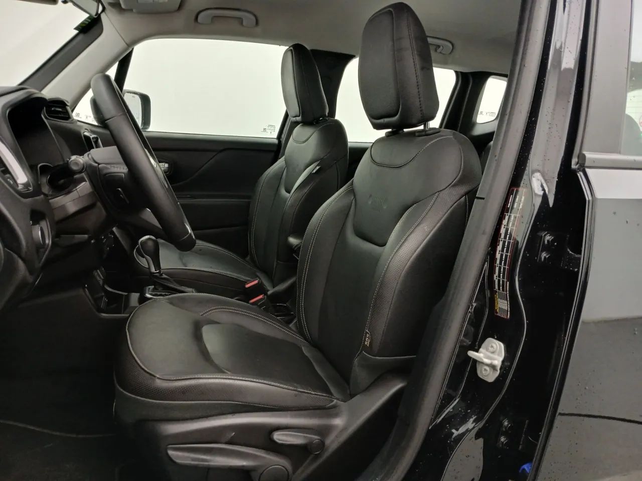 Jeep Renegade Long. T270 1.3 TB 4x2 Flex Aut., foto 16 de 18