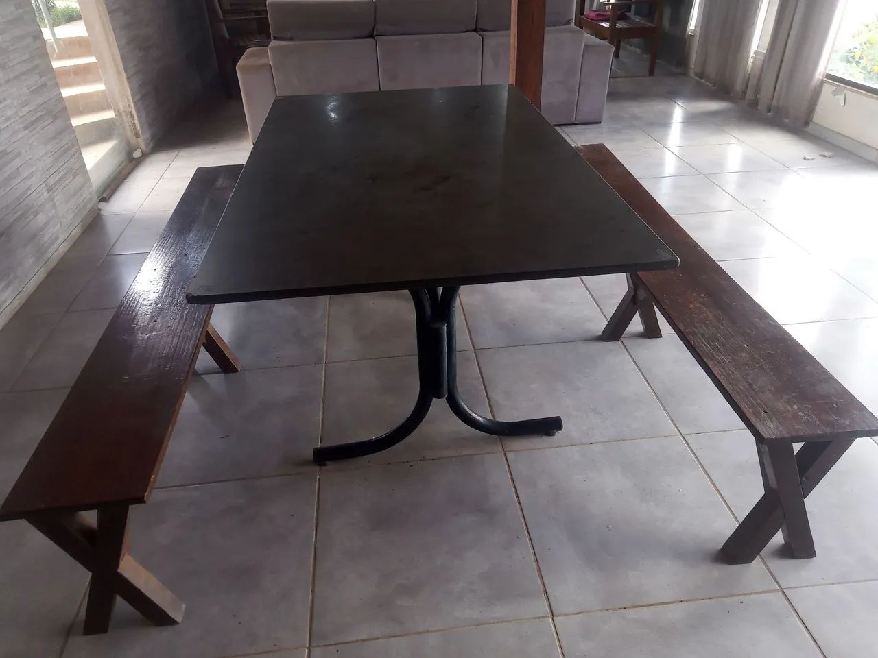 Mesa ardósia com bancos 