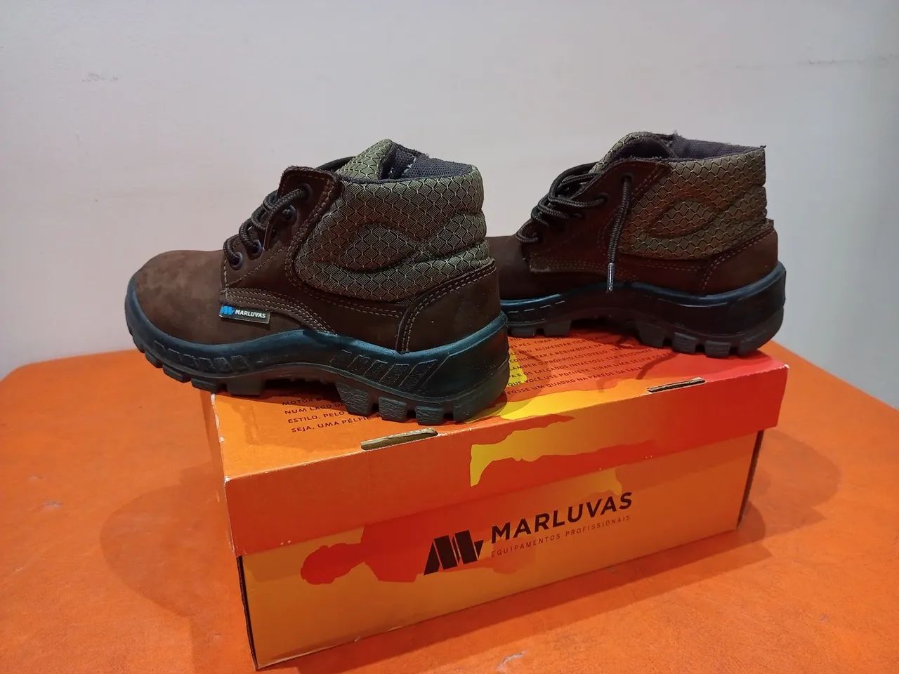 Bota EPI número 34 pequeno