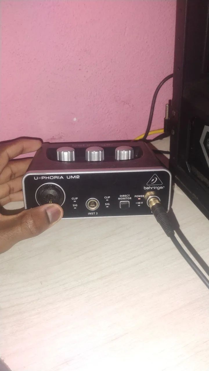 Interface de audio behringer um2