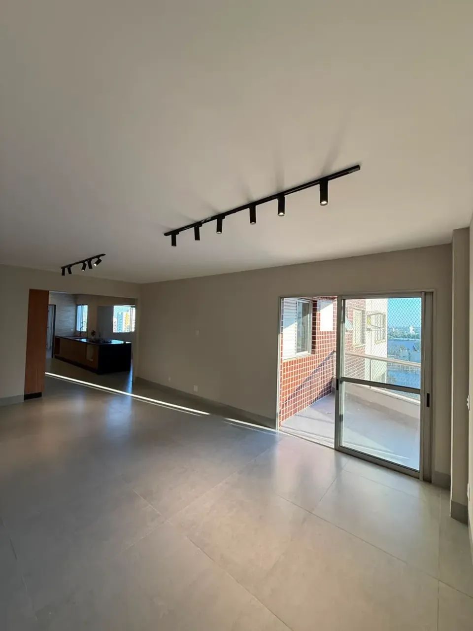 Apartamento com 4 dormitórios, bairro Araés Cuiabá-MT - Foto 2