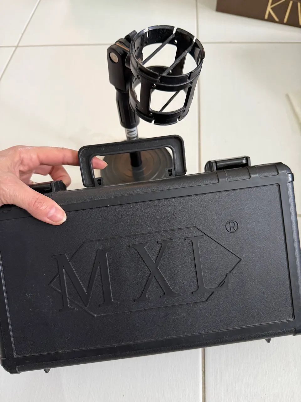 Kit Microfones Condensadores MXL 550/551 + Maleta e Suportes - Foto 3