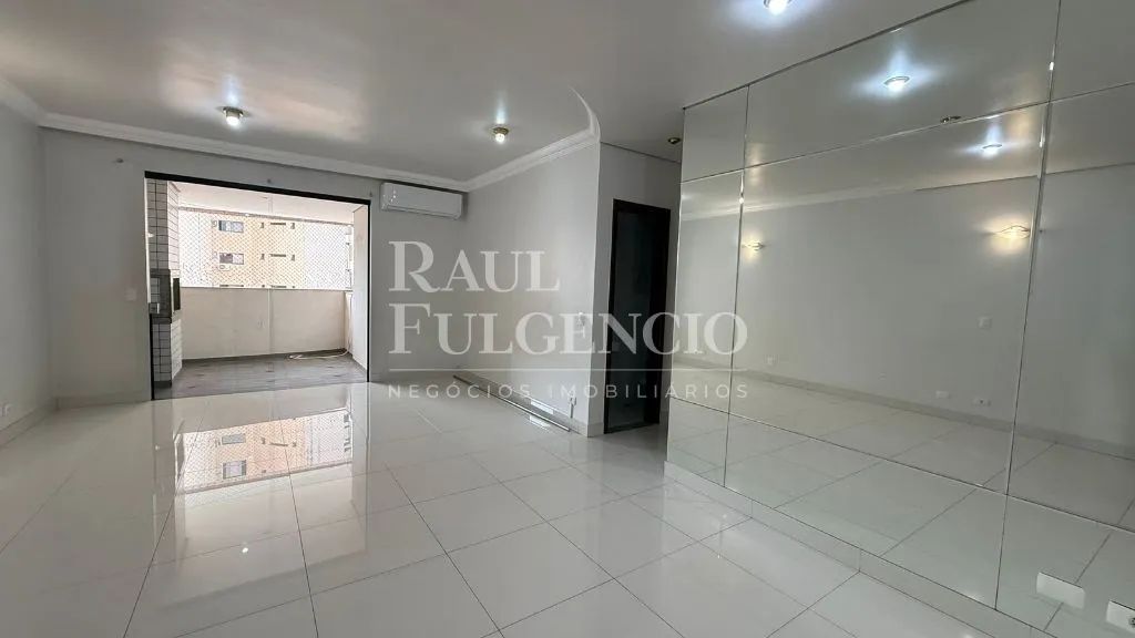 Apartamento para alugar com 3 quartos e 3 banheiros no Centro de Londrina