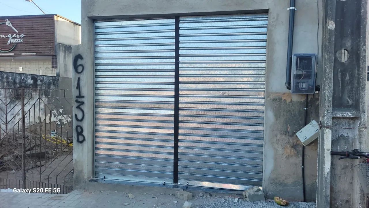 Porta de enrolar para comércio!! Instalada no local. - Foto 2
