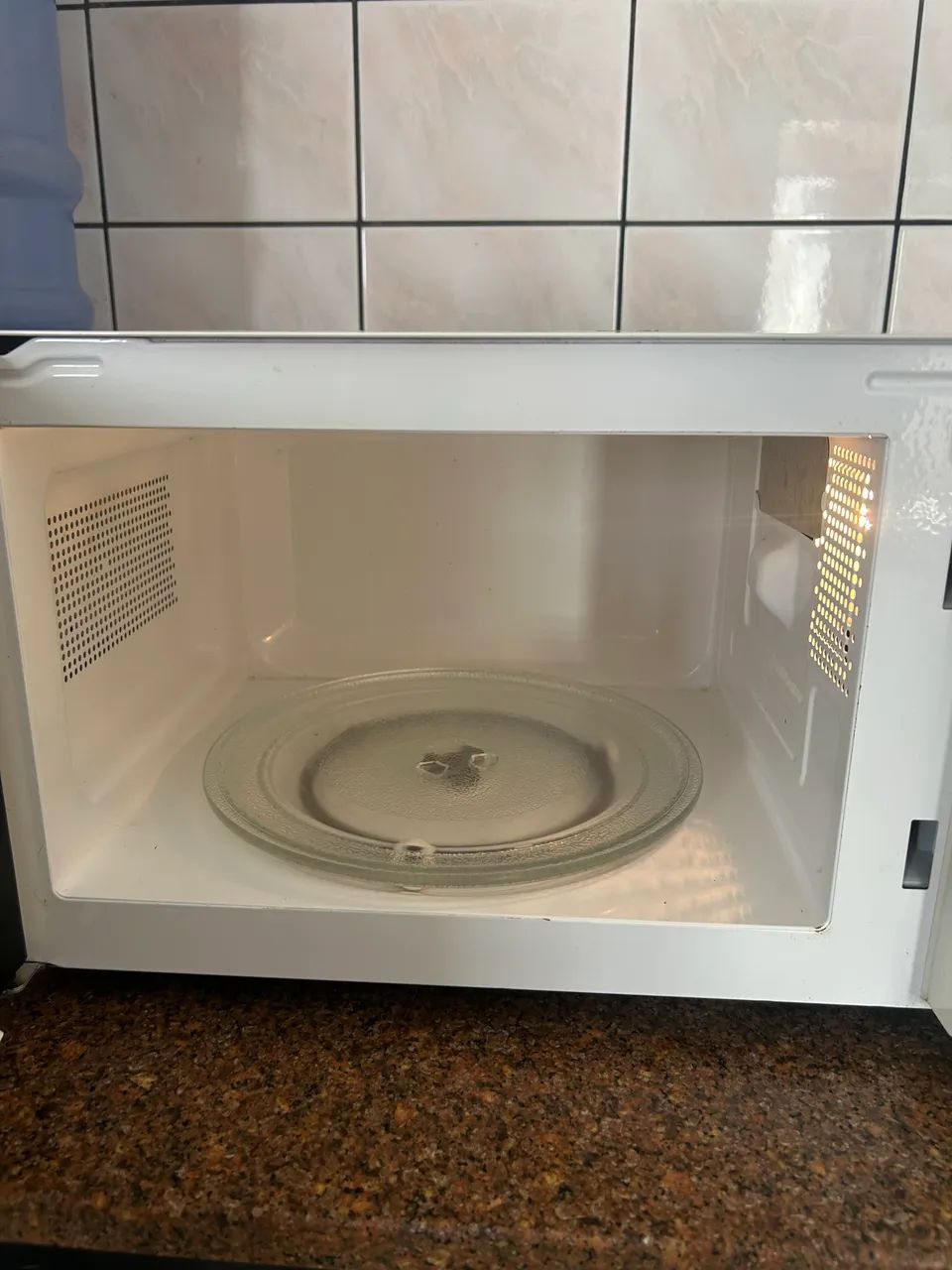 MICROONDAS PHILCO SEM MARCAS DE USO  - Foto 3