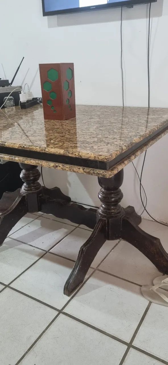 Vendo mesa de granito con pés de madeira rústico  - Foto 2