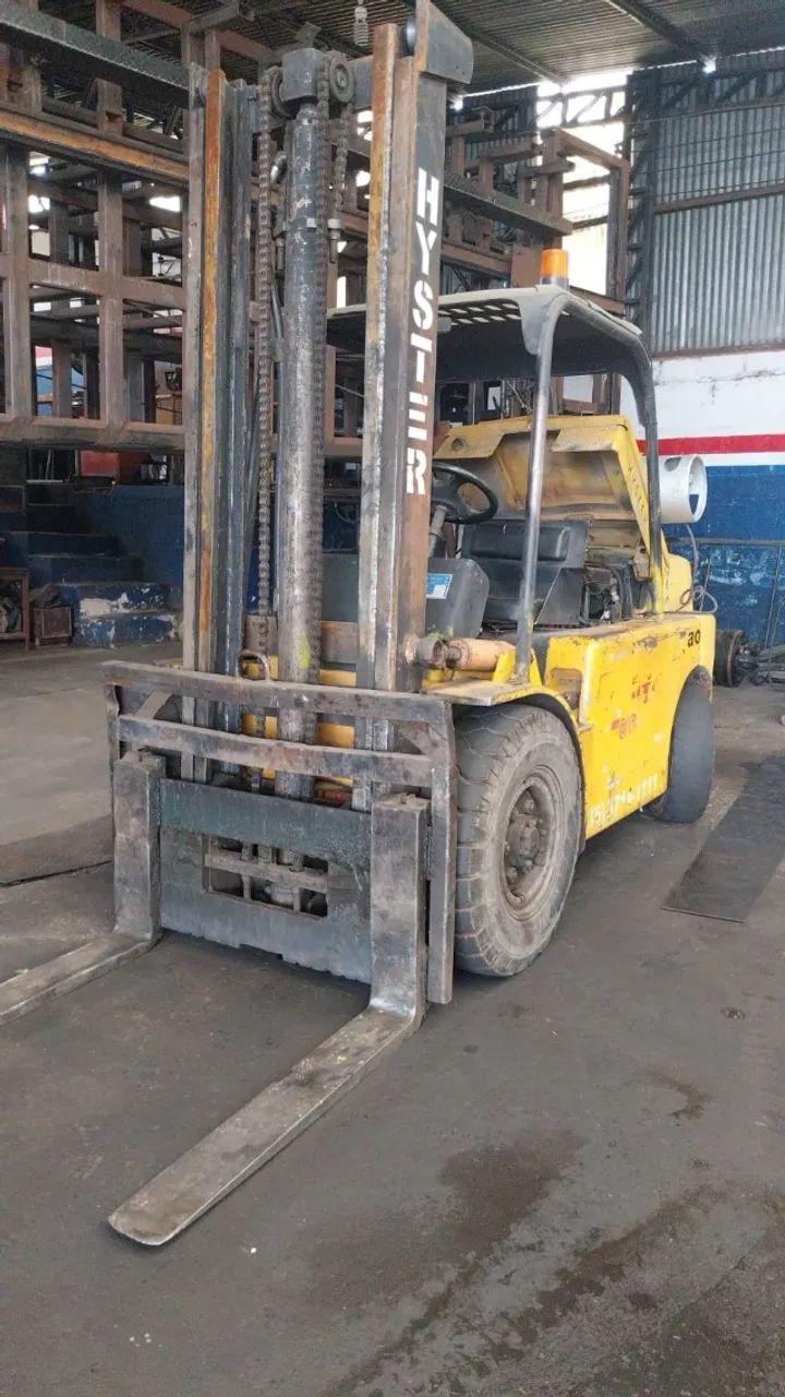 Empilhadeira hyster H70J - 3500 kg - 4,5 mts altura  - Foto 3