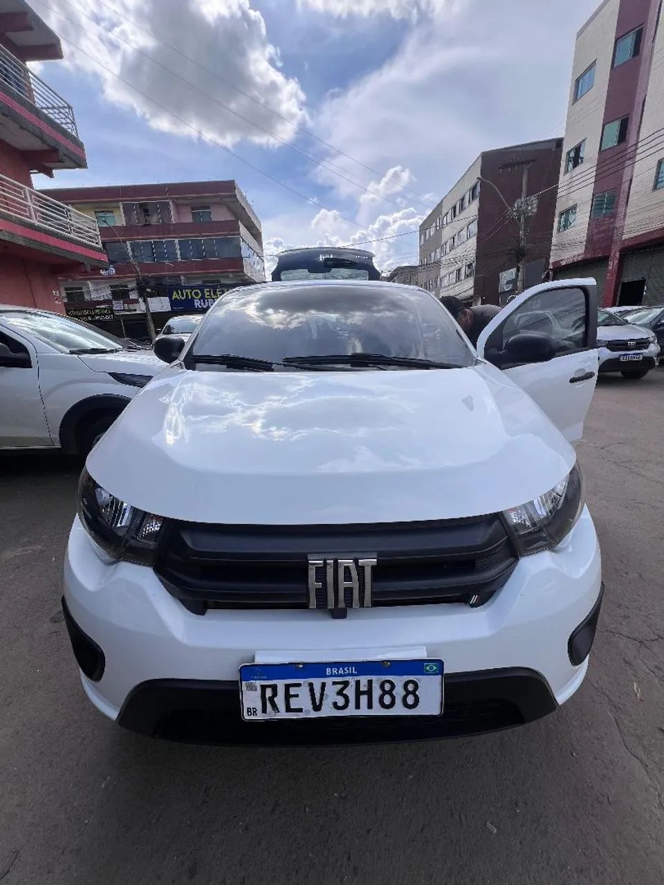 ALUGO CARROS PARA APLICATIVOS