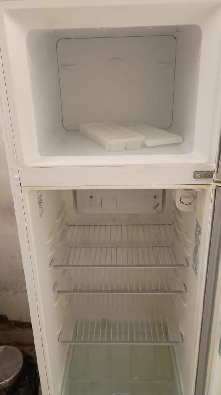 Geladeira Electrolux Super Freezer DC33 - Foto 2