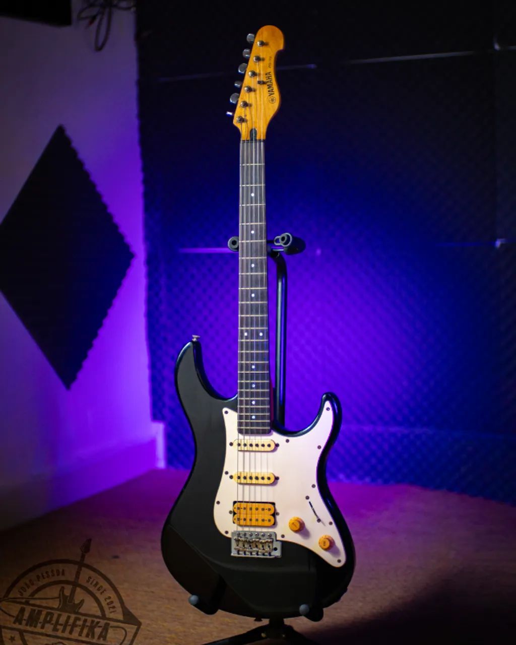 PROMOÇÃO Guitarra Yamaha EG112 Stratocaster Black - Instrumentos