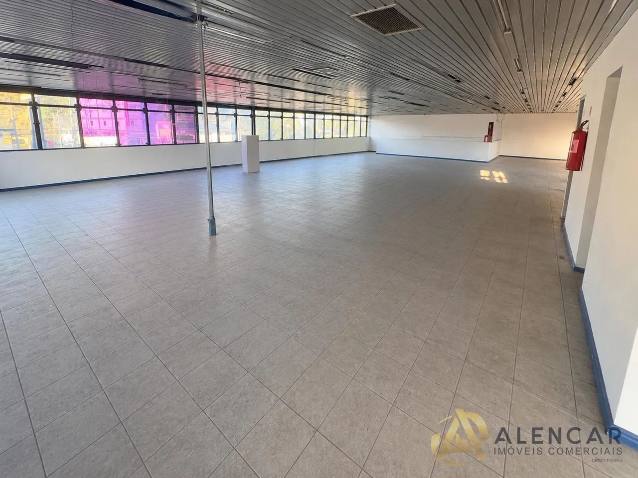 IMÓVEL COMERCIAL COM 740M² PARA LOCAÇÃO NA AV. CARLOS LINDENBERG  VILA VELHA/ES - Foto 2