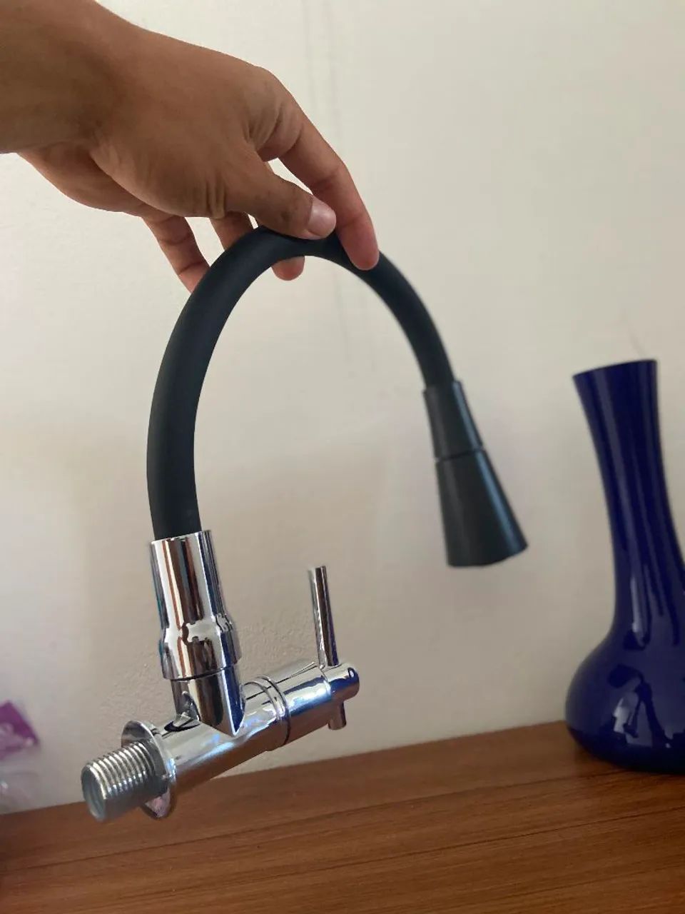 Torneira Gourmet Monocomando Flexível Preta com Bica Móvel para Cozinha - Foto 6