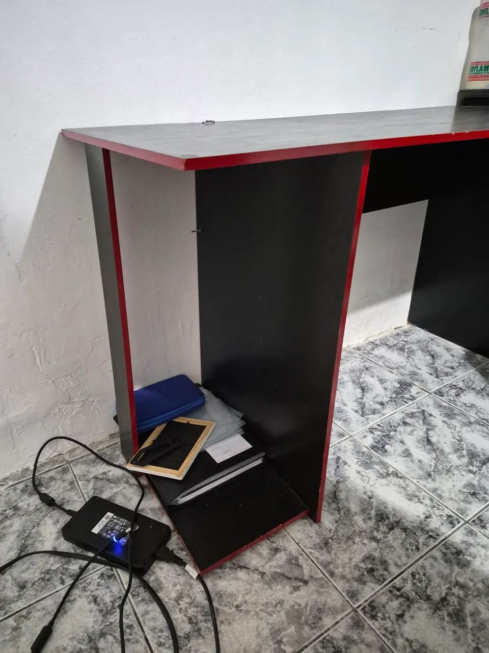 Mesa de computador gamer478225729051709441