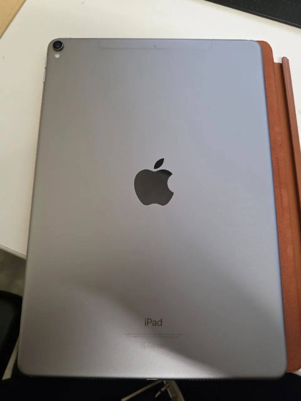 Apple iPad Pro 10,5? 256GB - Model A1709 - Wi-Fi + Cellular 4G