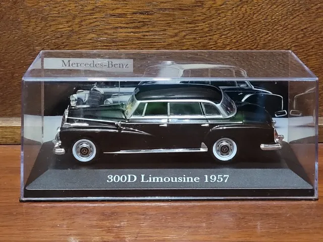 Miniatura Mercedes GL-KLASSE 1.43 Branco. - Hobbies e coleções