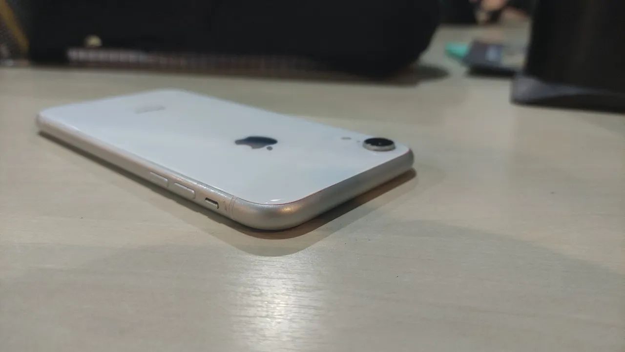 Iphone XR 64GB branco - 73% saúde da bateria - Foto 3
