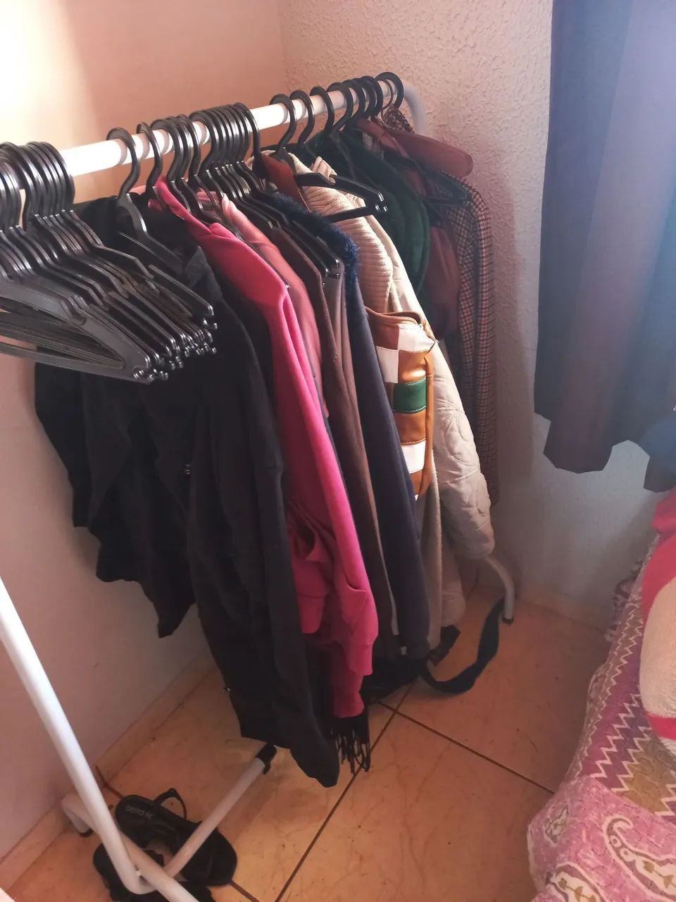 Arara de roupas - Foto 2