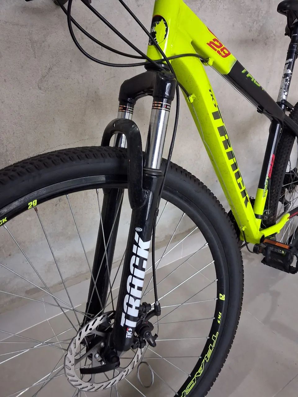 VENDO OU TROCO Bicicleta Aro 29 Track  - Foto 4