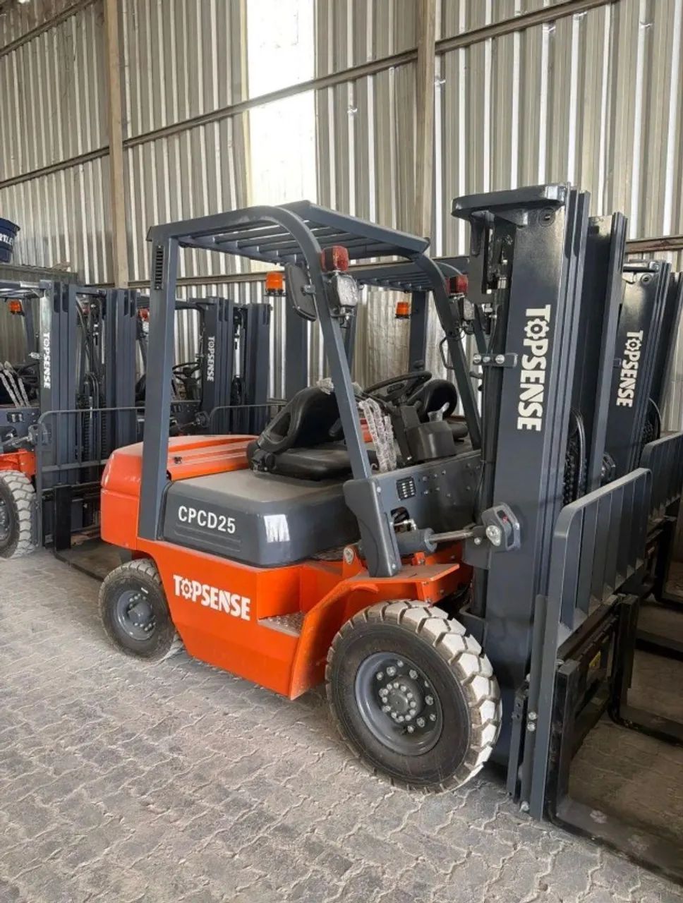 EMPILHADEIRA DIESEL 2,5T - Foto 2