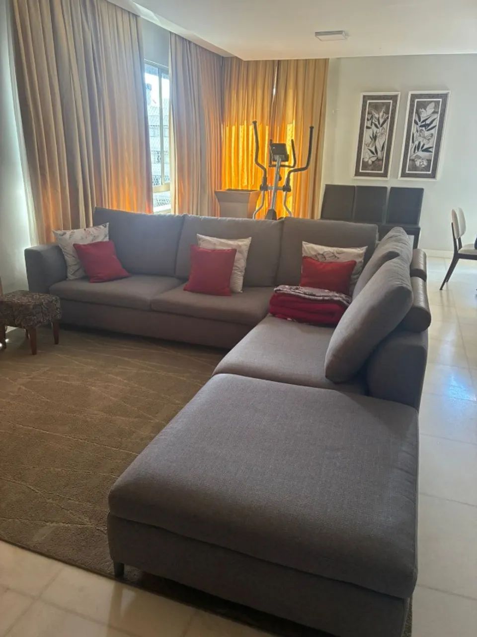 Sofá de Canto (Formato L) Cinza com Chaise - Design Moderno e Espaçoso