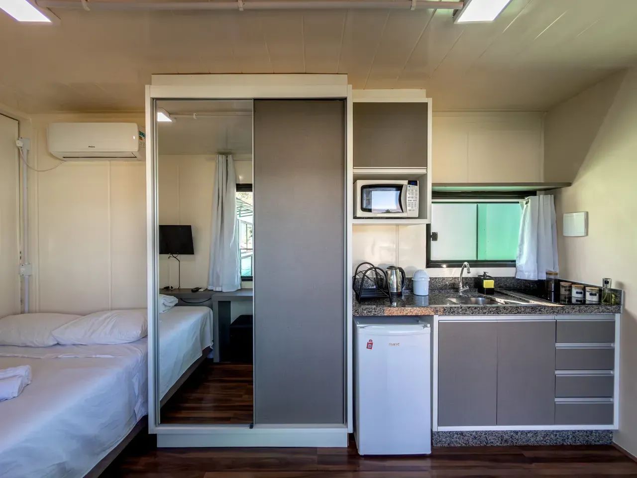 Cacupé | Studio 100% Mobiliado - Sem Fiador Sem Caução - 1 Quarto em localização tranquila - Foto 2