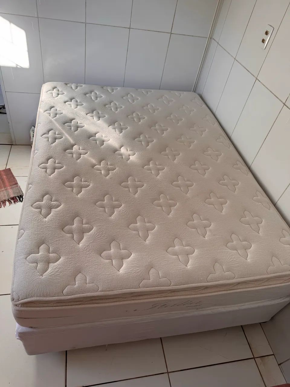 Cama box com colchão casal 